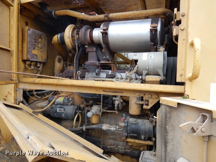 image for item IO9591 1986 Caterpillar 816B  soil compactor