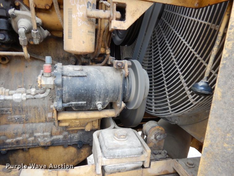 image for item IO9591 1986 Caterpillar 816B  soil compactor