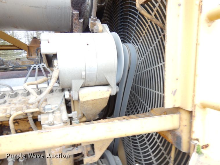 image for item IO9591 1986 Caterpillar 816B  soil compactor