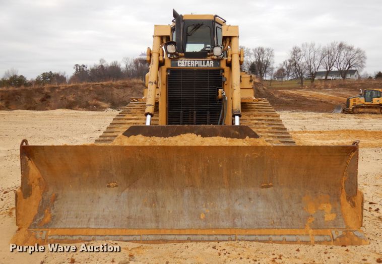image for item IO9593 1997 Caterpillar D6R LGP  dozer