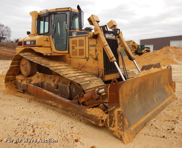 image for item IO9593 1997 Caterpillar D6R LGP  dozer