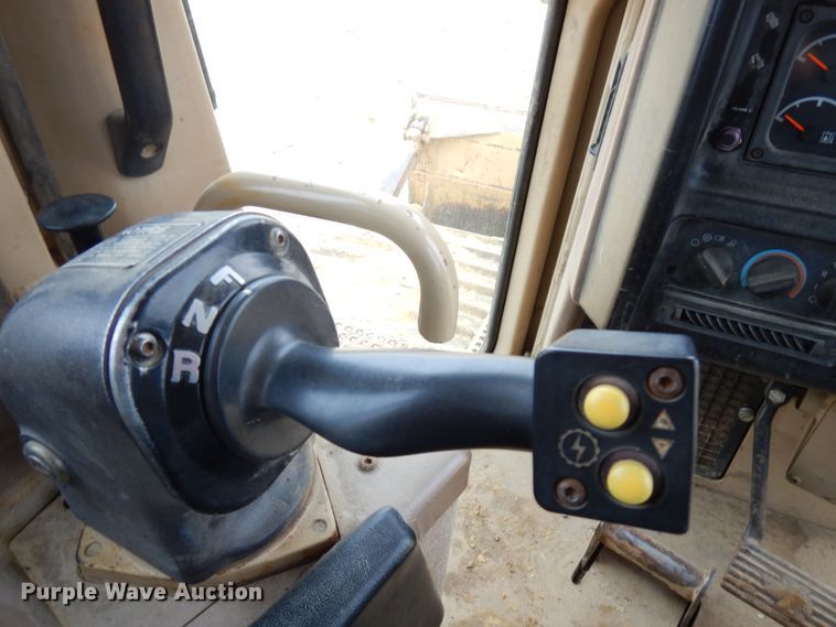 image for item IO9593 1997 Caterpillar D6R LGP  dozer