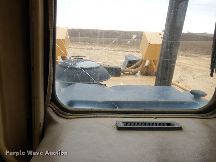 image for item IO9593 1997 Caterpillar D6R LGP  dozer