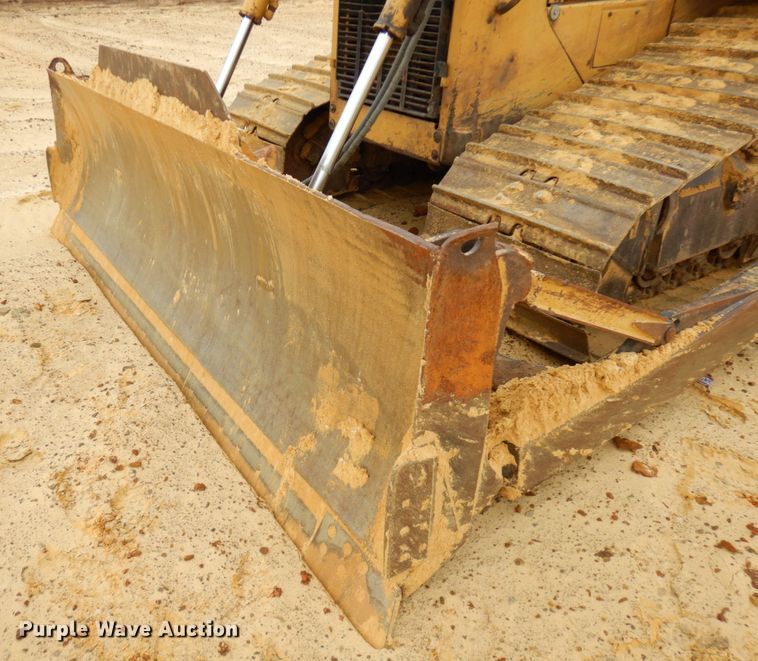 image for item IO9593 1997 Caterpillar D6R LGP  dozer