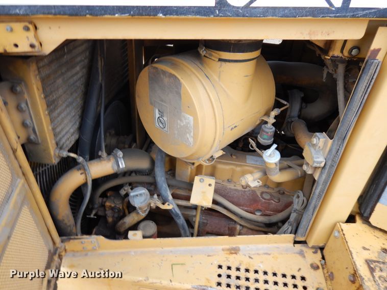 image for item IO9593 1997 Caterpillar D6R LGP  dozer