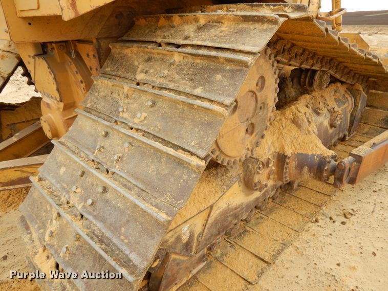 image for item IO9593 1997 Caterpillar D6R LGP  dozer