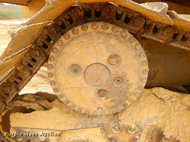 image for item IO9593 1997 Caterpillar D6R LGP  dozer