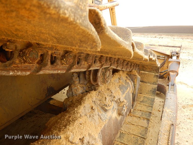 image for item IO9593 1997 Caterpillar D6R LGP  dozer