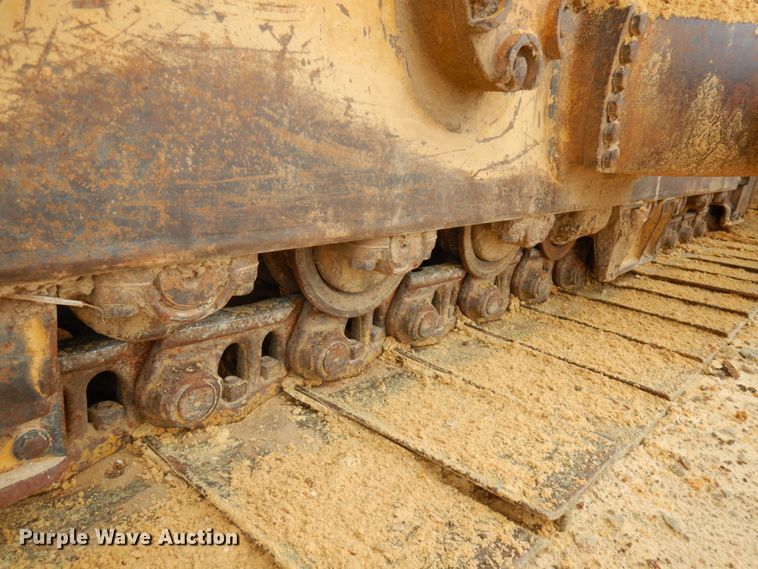 image for item IO9593 1997 Caterpillar D6R LGP  dozer