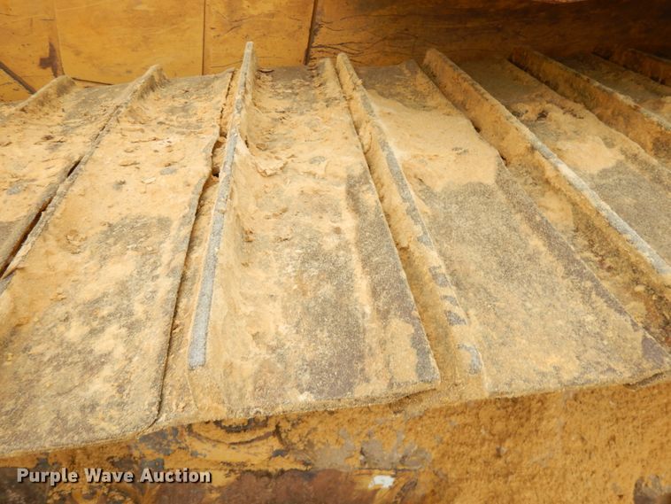 image for item IO9593 1997 Caterpillar D6R LGP  dozer