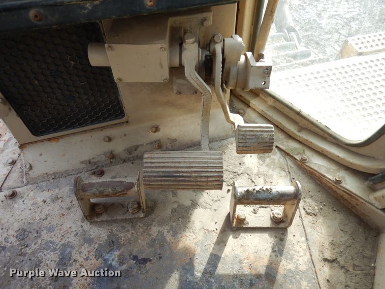 image for item IO9606 1997 Caterpillar D8R  dozer