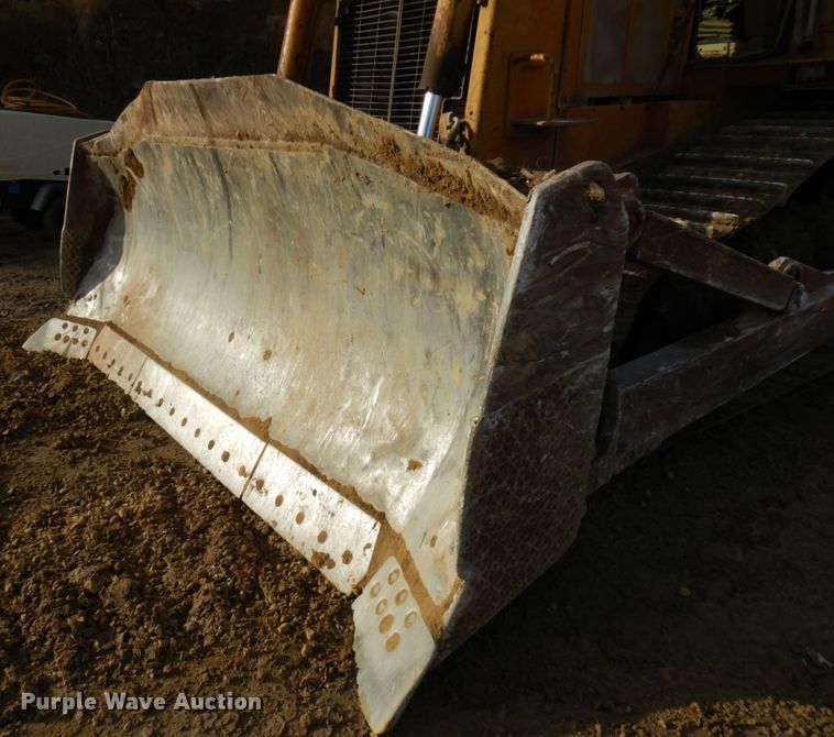 image for item IO9606 1997 Caterpillar D8R  dozer