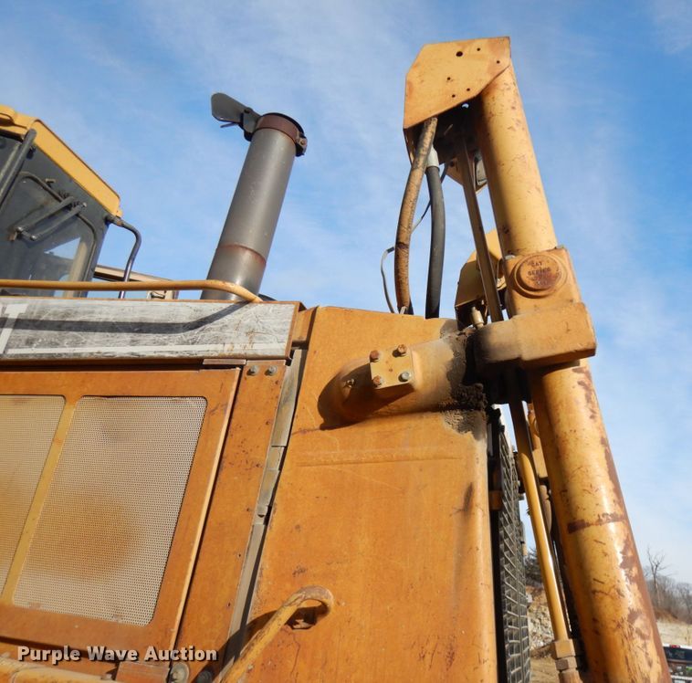 image for item IO9606 1997 Caterpillar D8R  dozer