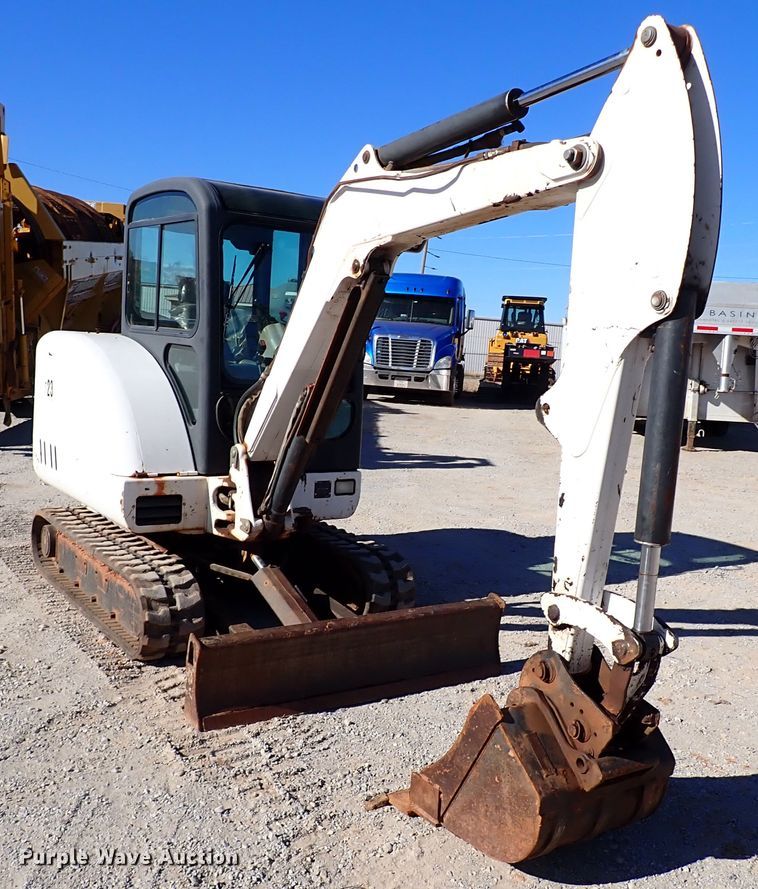 image for item IS9247 2004 Bobcat 334G  mini excavator
