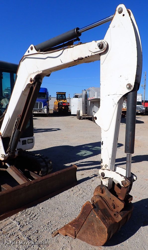 image for item IS9247 2004 Bobcat 334G  mini excavator