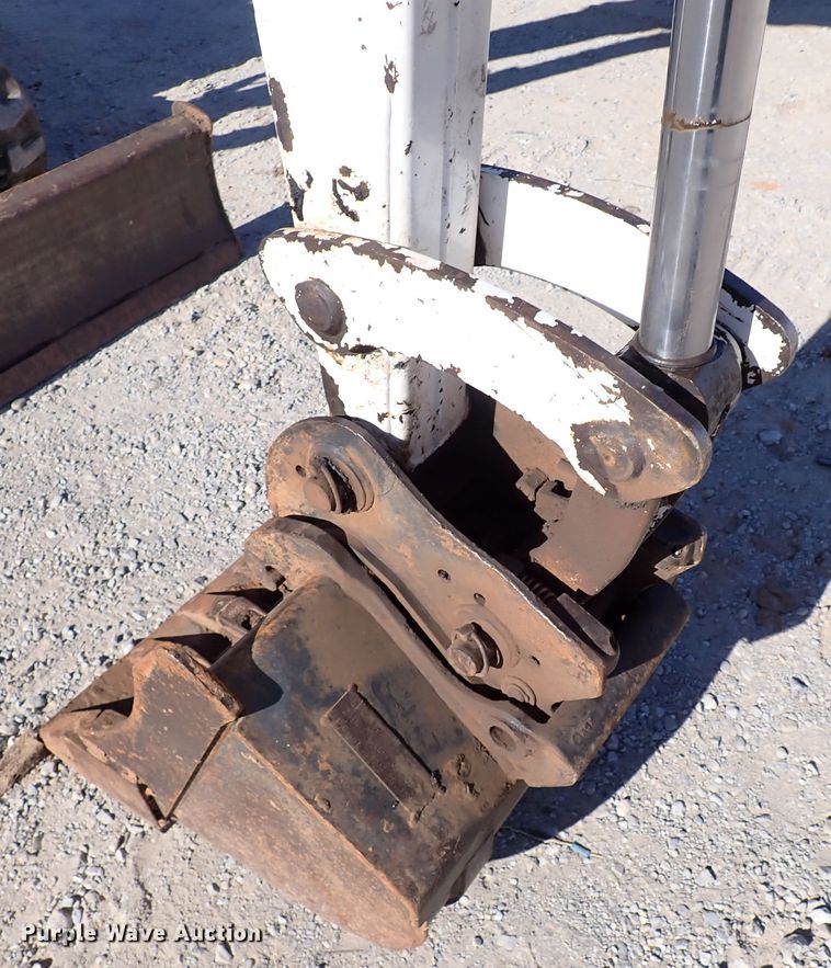 image for item IS9247 2004 Bobcat 334G  mini excavator