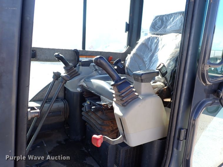 image for item IS9247 2004 Bobcat 334G  mini excavator