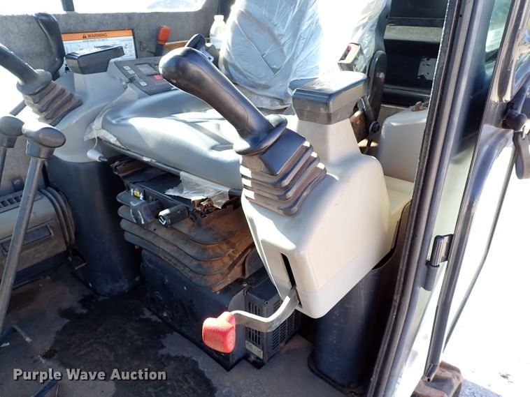 image for item IS9247 2004 Bobcat 334G  mini excavator
