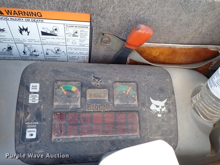 image for item IS9247 2004 Bobcat 334G  mini excavator