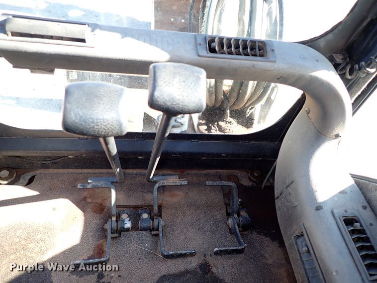 image for item IS9247 2004 Bobcat 334G  mini excavator