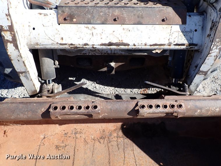 image for item IS9248 2005 Bobcat S150  skid steer loader