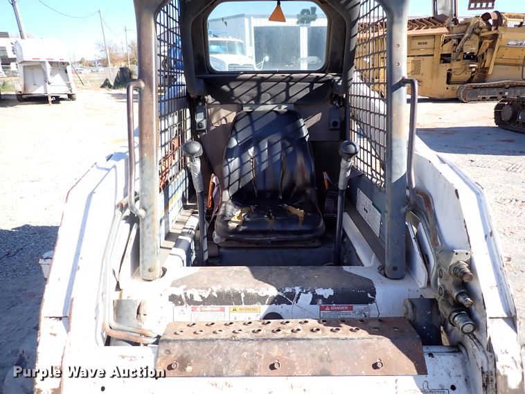 image for item IS9248 2005 Bobcat S150  skid steer loader