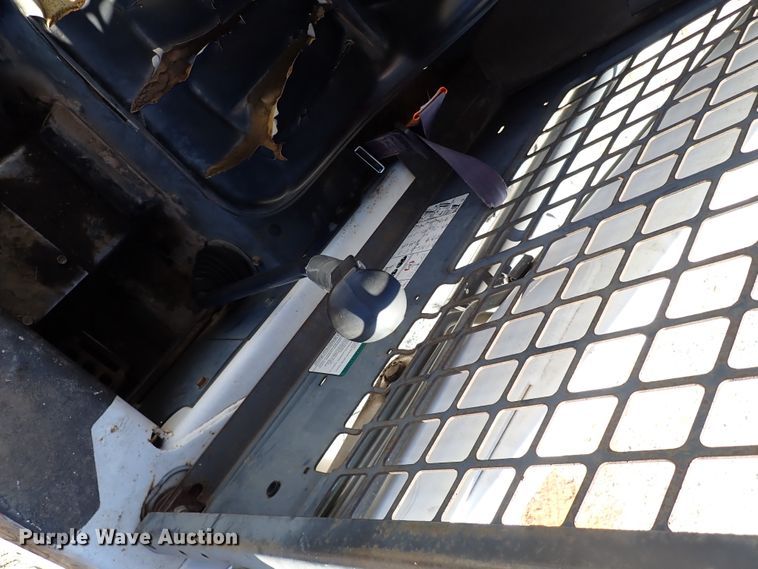 image for item IS9248 2005 Bobcat S150  skid steer loader