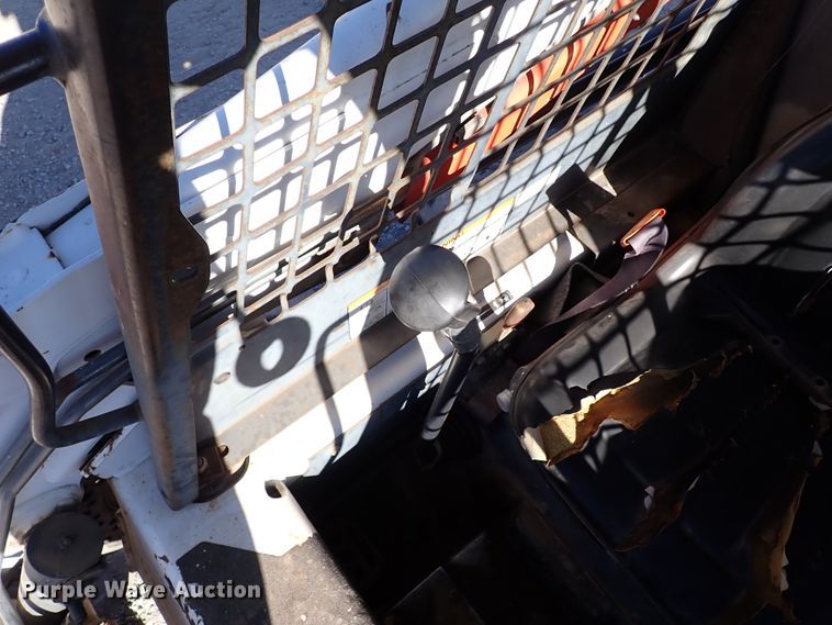 image for item IS9248 2005 Bobcat S150  skid steer loader