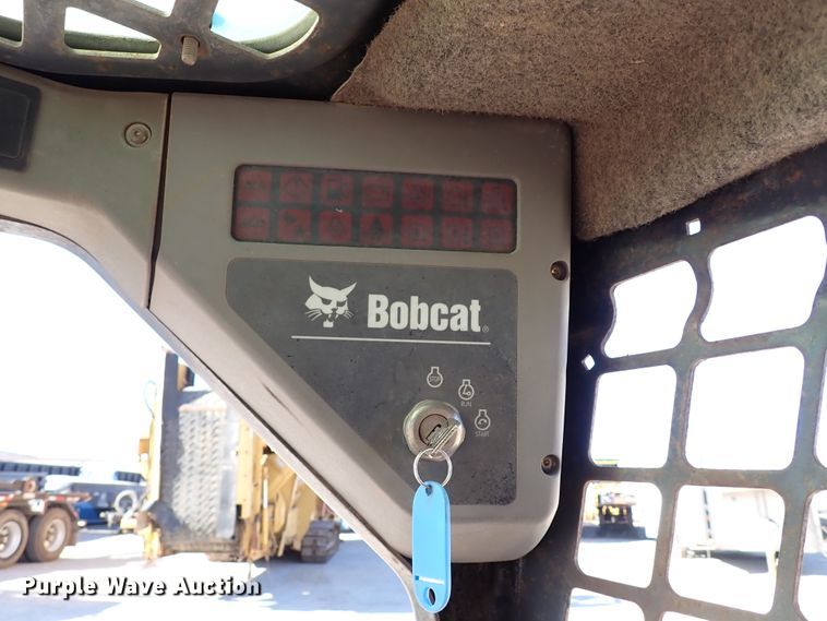 image for item IS9248 2005 Bobcat S150  skid steer loader