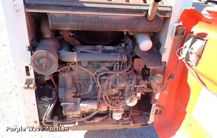 image for item IS9248 2005 Bobcat S150  skid steer loader