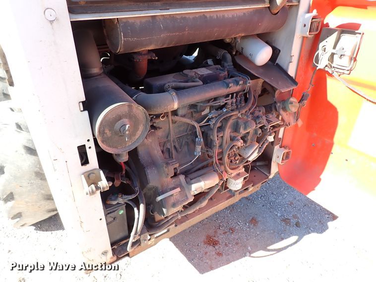 image for item IS9248 2005 Bobcat S150  skid steer loader