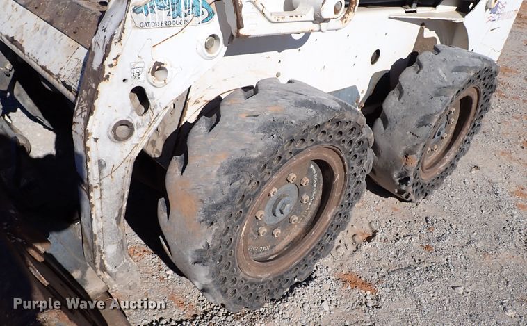 image for item IS9248 2005 Bobcat S150  skid steer loader