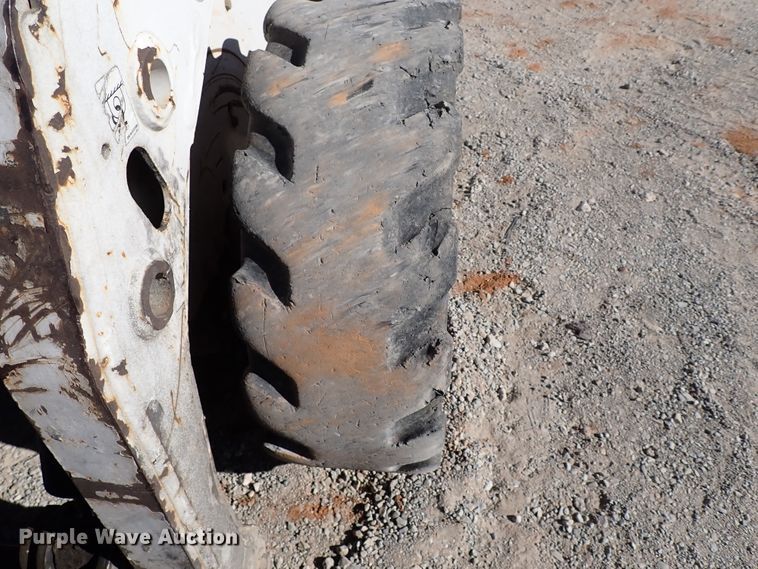 image for item IS9248 2005 Bobcat S150  skid steer loader