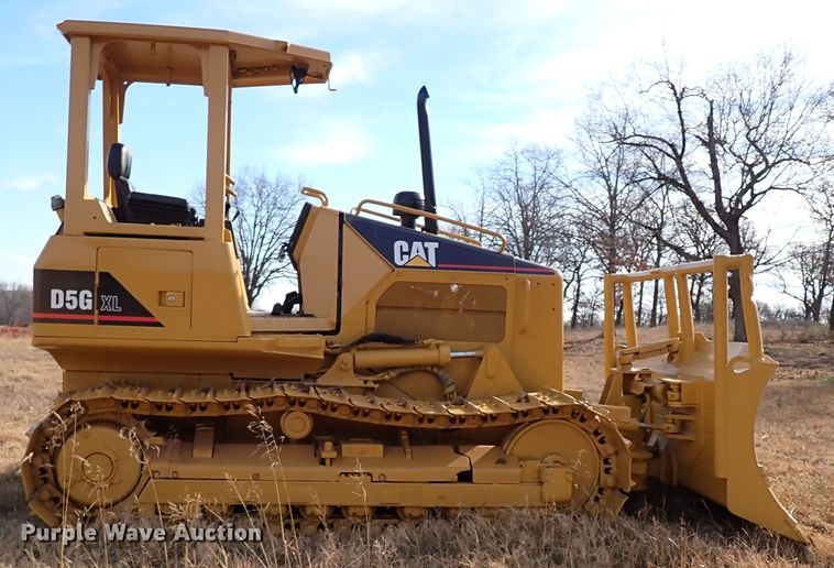 image for item IS9264 2004 Caterpillar D5G XL  dozer