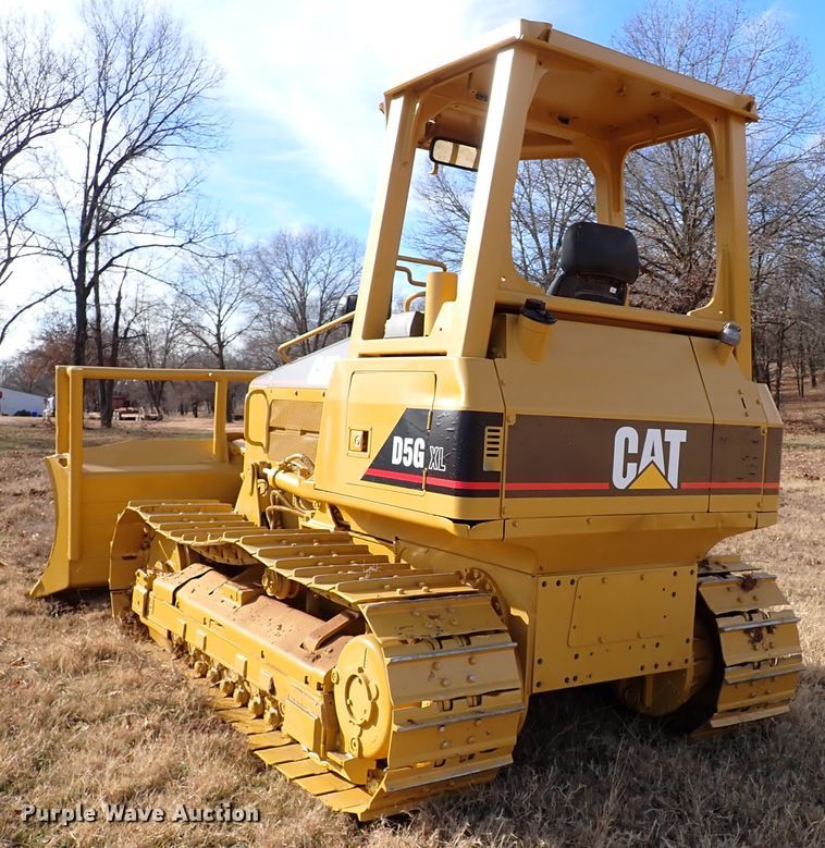image for item IS9264 2004 Caterpillar D5G XL  dozer