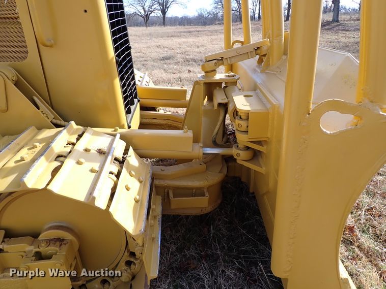 image for item IS9264 2004 Caterpillar D5G XL  dozer