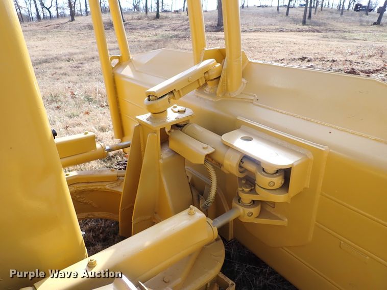 image for item IS9264 2004 Caterpillar D5G XL  dozer