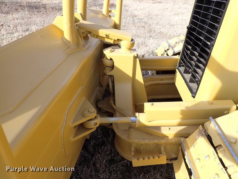 image for item IS9264 2004 Caterpillar D5G XL  dozer