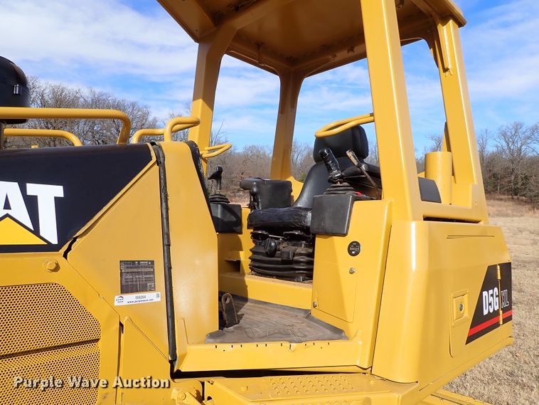 image for item IS9264 2004 Caterpillar D5G XL  dozer