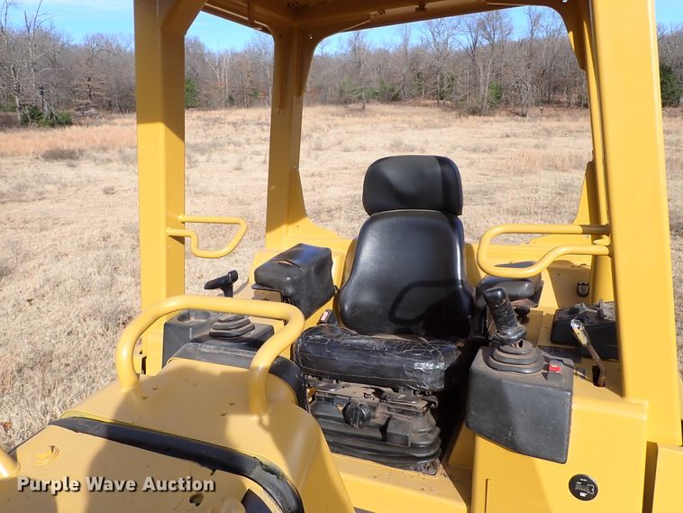 image for item IS9264 2004 Caterpillar D5G XL  dozer
