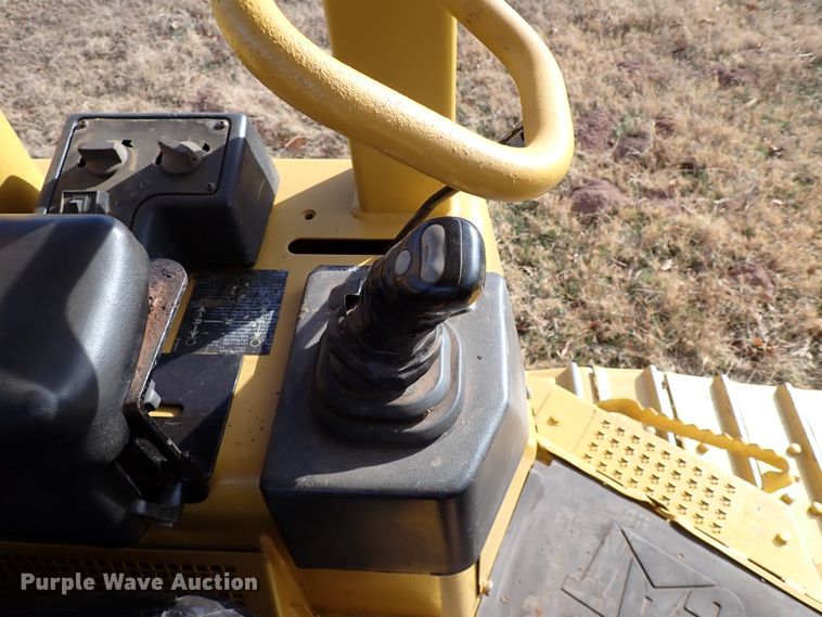 image for item IS9264 2004 Caterpillar D5G XL  dozer