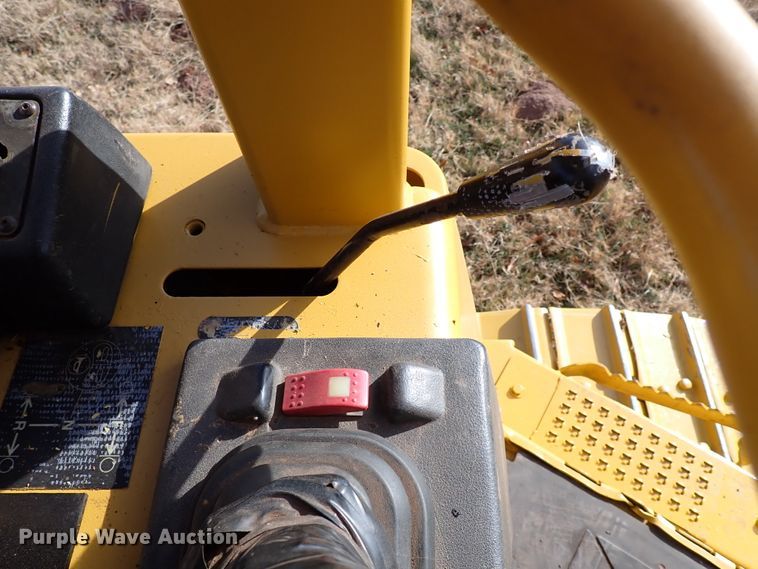 image for item IS9264 2004 Caterpillar D5G XL  dozer