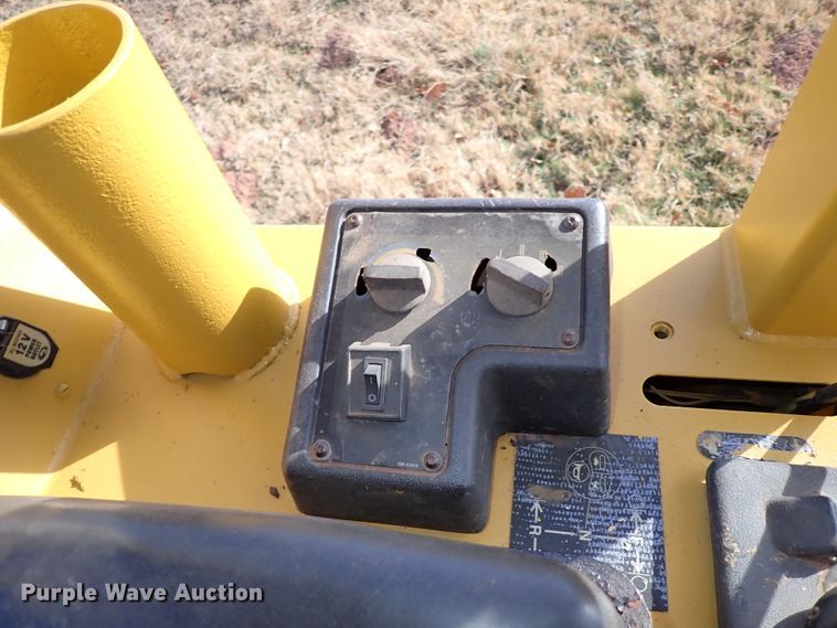 image for item IS9264 2004 Caterpillar D5G XL  dozer