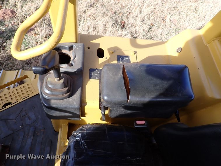 image for item IS9264 2004 Caterpillar D5G XL  dozer