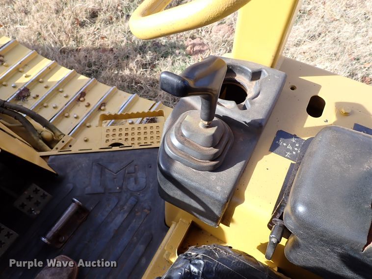 image for item IS9264 2004 Caterpillar D5G XL  dozer