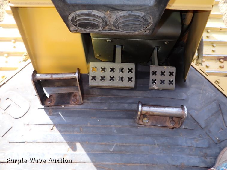 image for item IS9264 2004 Caterpillar D5G XL  dozer