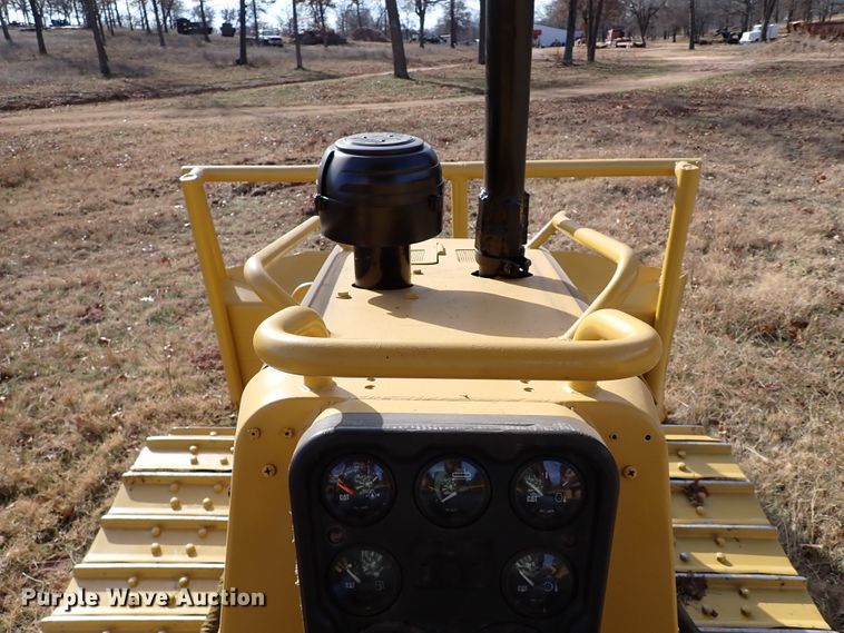 image for item IS9264 2004 Caterpillar D5G XL  dozer