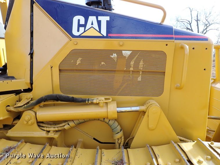 image for item IS9264 2004 Caterpillar D5G XL  dozer