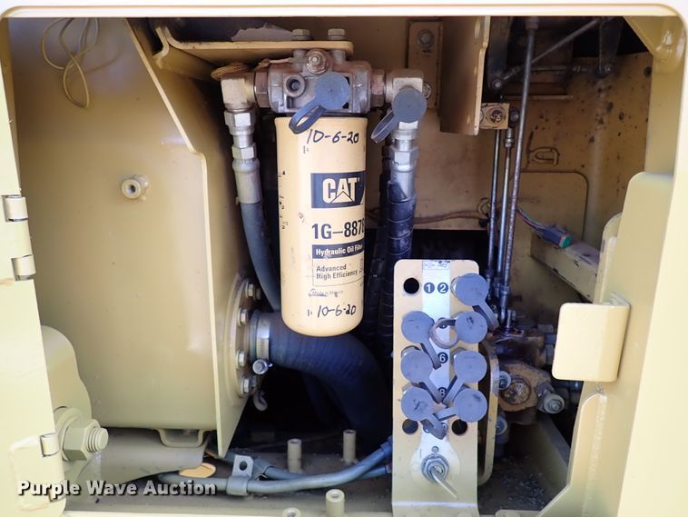 image for item IS9264 2004 Caterpillar D5G XL  dozer