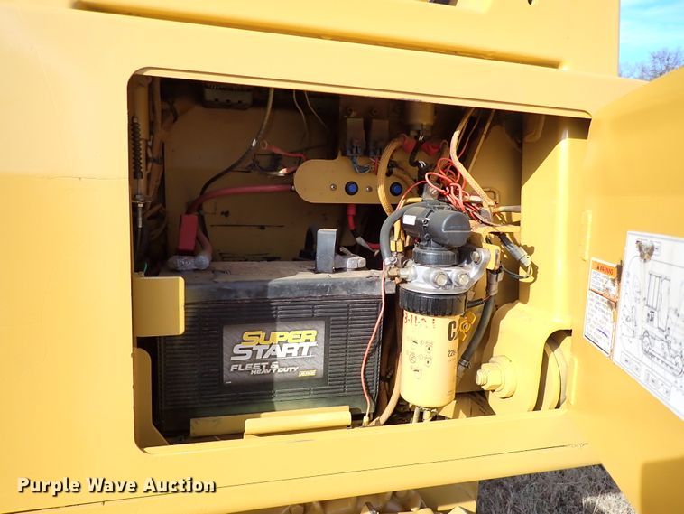 image for item IS9264 2004 Caterpillar D5G XL  dozer